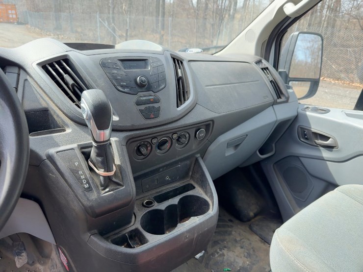 2016-ford-transit-image-18