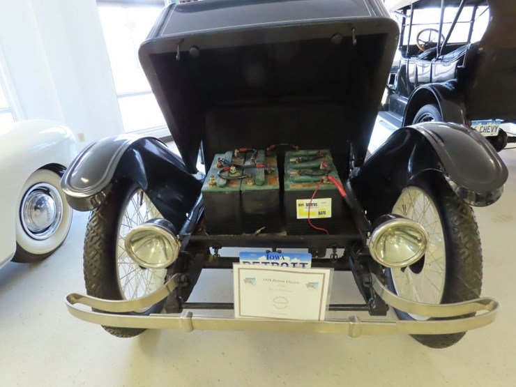 1918-detroit-model-74-brougham-electric-car-image-40