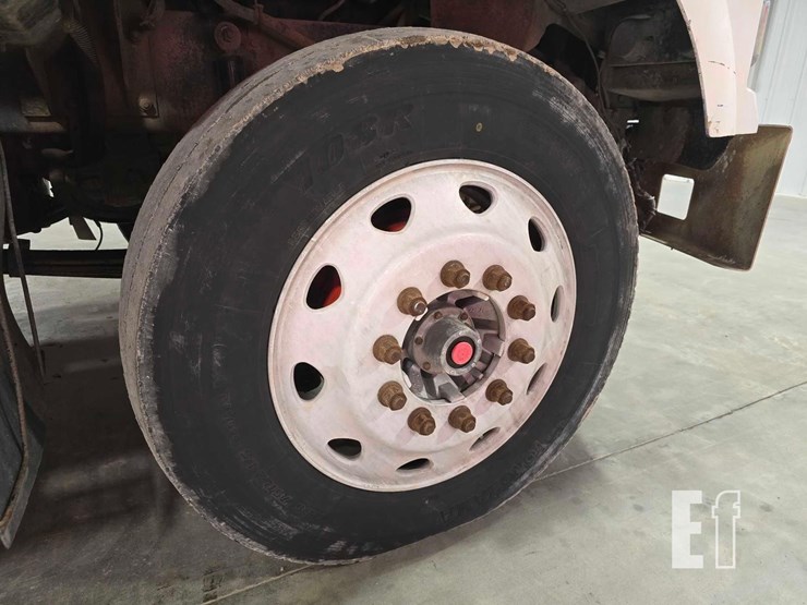 1999-kenworth-t800-image-27