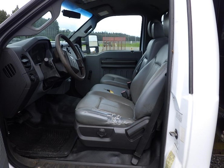 2011-ford-f550-image-21