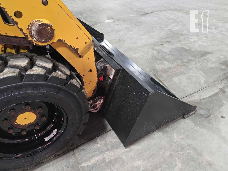 2021-caterpillar-226d3-image-11