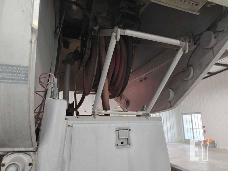 2009-peterbilt-340-image-17