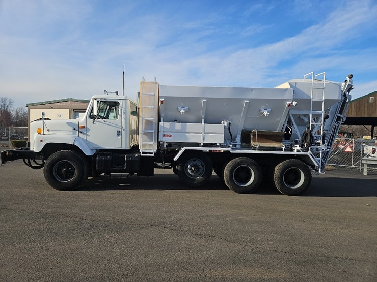 1997-international-2674-image-3