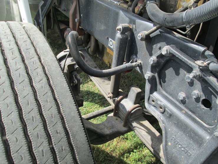 2008-peterbilt-389-image-18