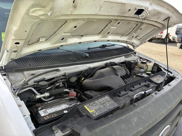 2008-ford-e350-image-9