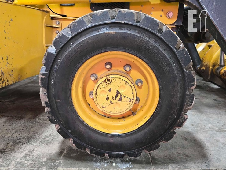 2013-deere-310k-image-30