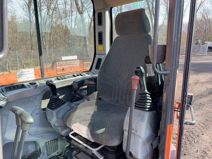 2019-doosan-dx85r-3-image-27