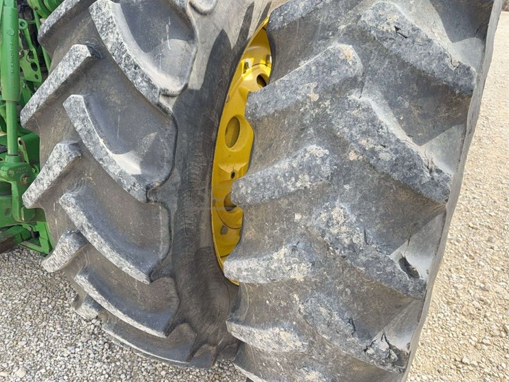 john-deere-200-image-39