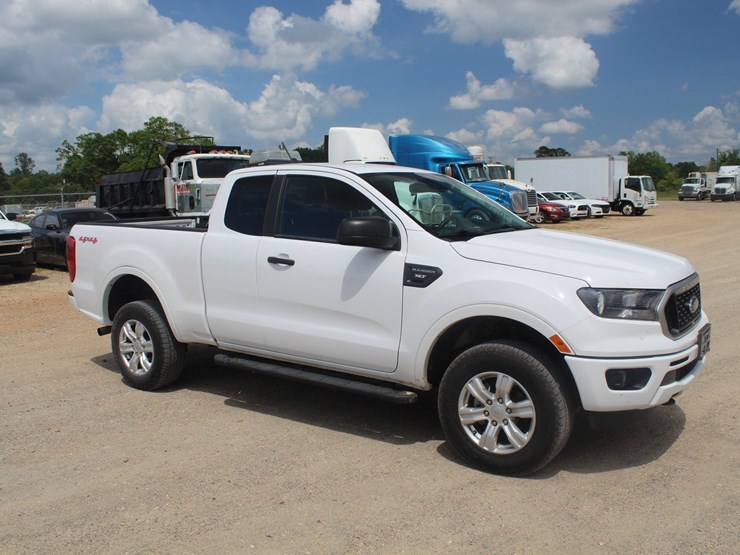 2022-ford-ranger-xlt-image-2