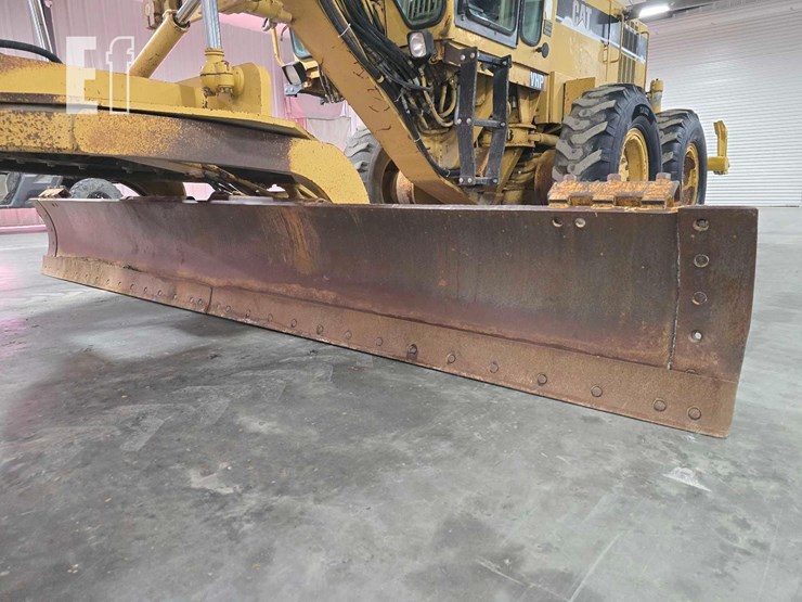 1997-caterpillar-143h-image-9