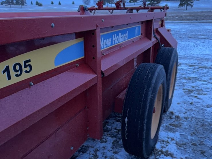 new-holland-195-image-17