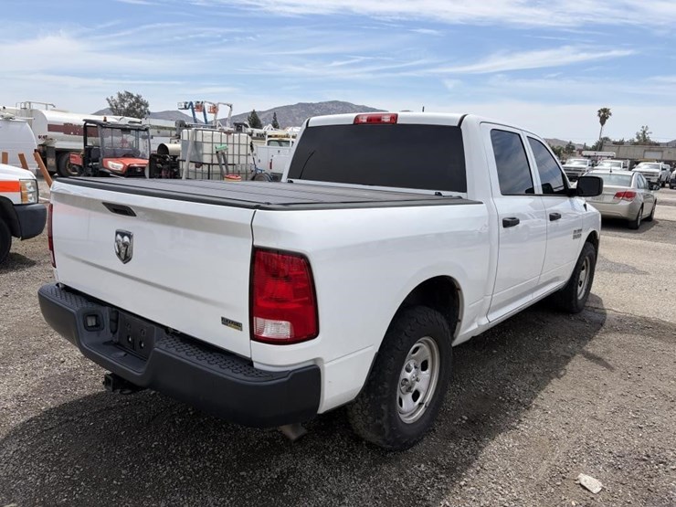 2016-dodge-1500-image-3