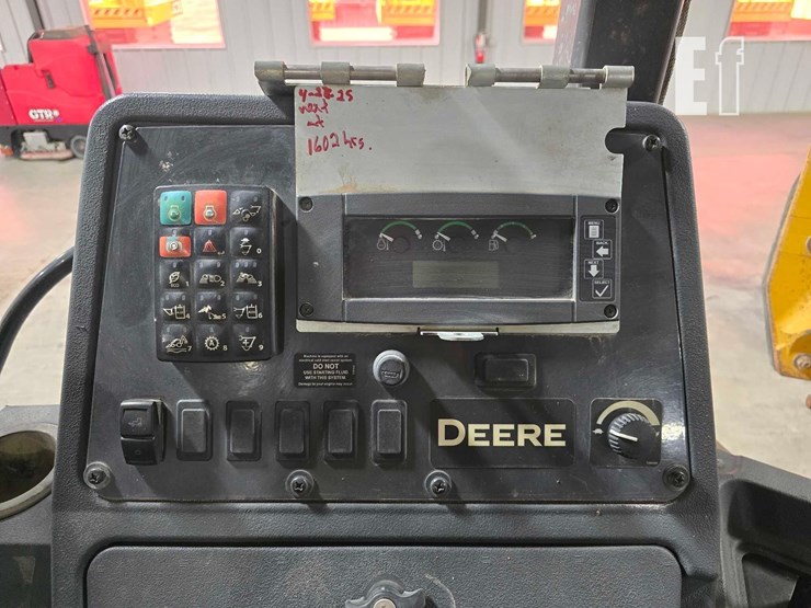 2023-deere-320-p-tier-image-23