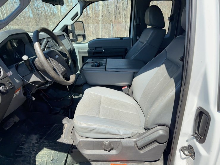 2014-ford-f350-xl-image-22