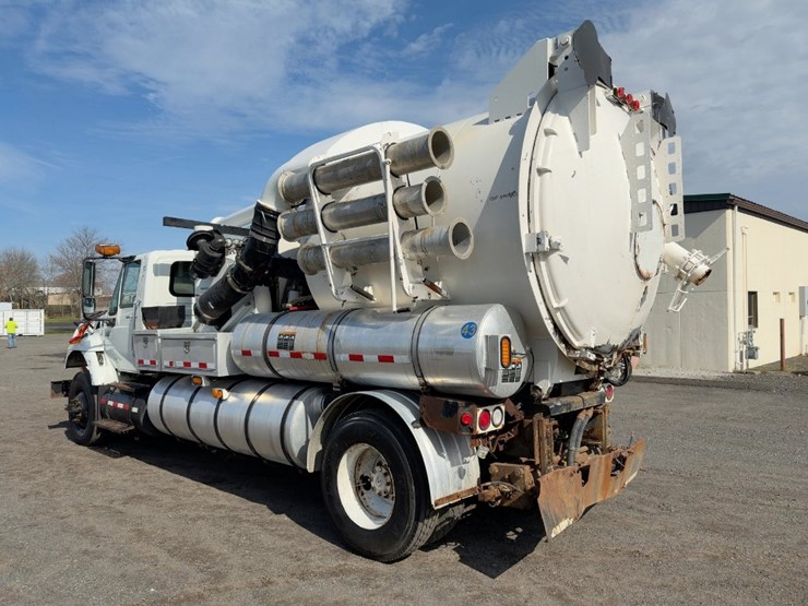 2006-international-7400-image-3