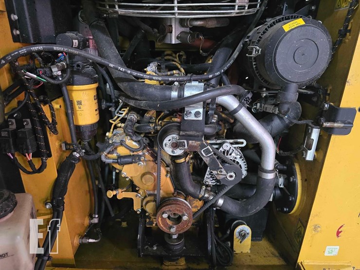 2021-caterpillar-226d3-image-24