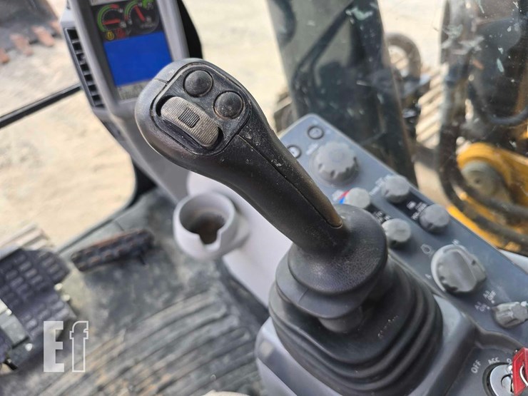 2018-deere-350g-lc-image-18