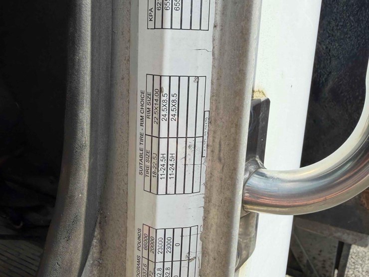 2000-peterbilt-357-image-28