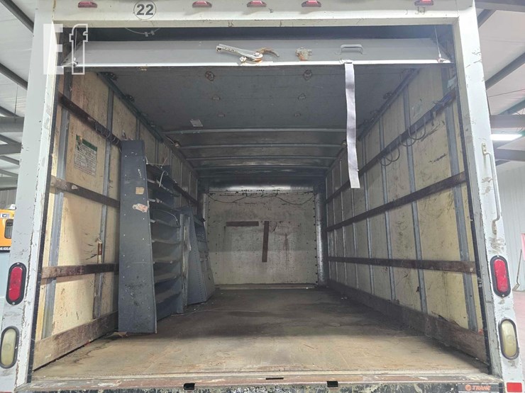 2005-gmc-savana-g3500-image-14