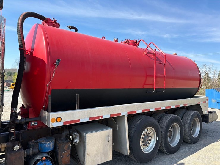 2012-peterbilt-389-image-8