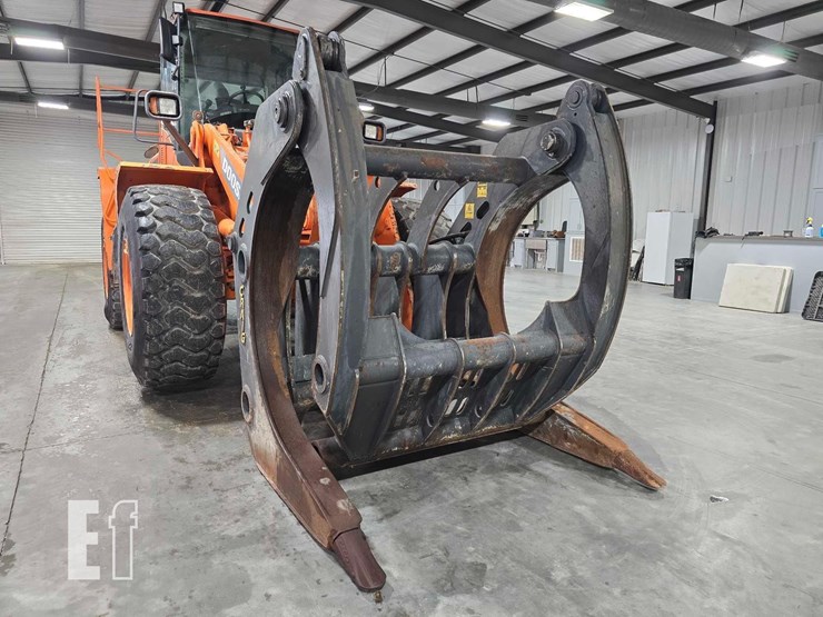 2017-doosan-dl300-5-image-10