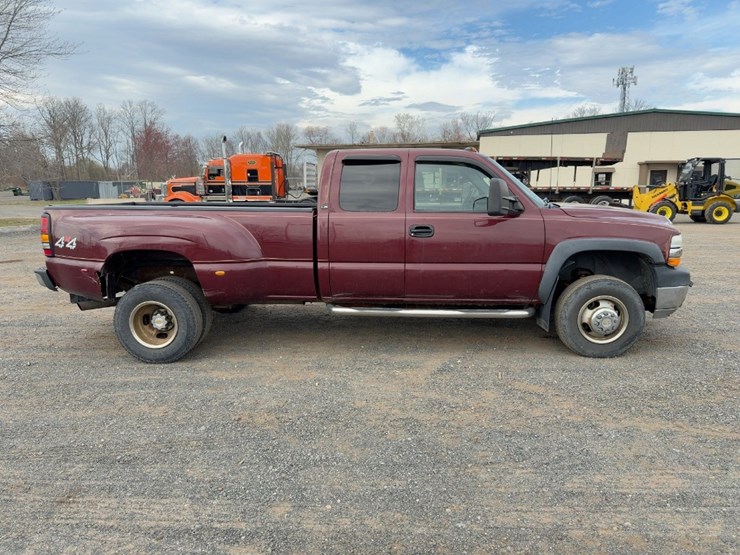2001-chevrolet-silverado-3500-image-6