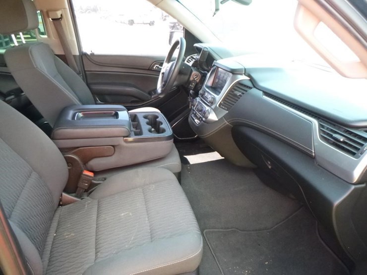 2019-chevrolet-tahoe-image-16