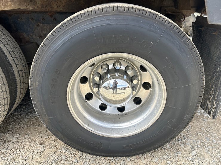 2010-massey-ferguson-8-image-87