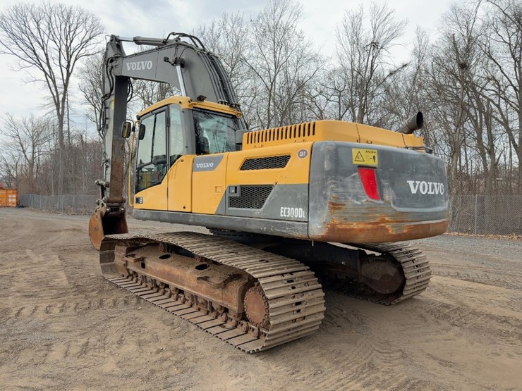2013-volvo-ec300dl-image-2