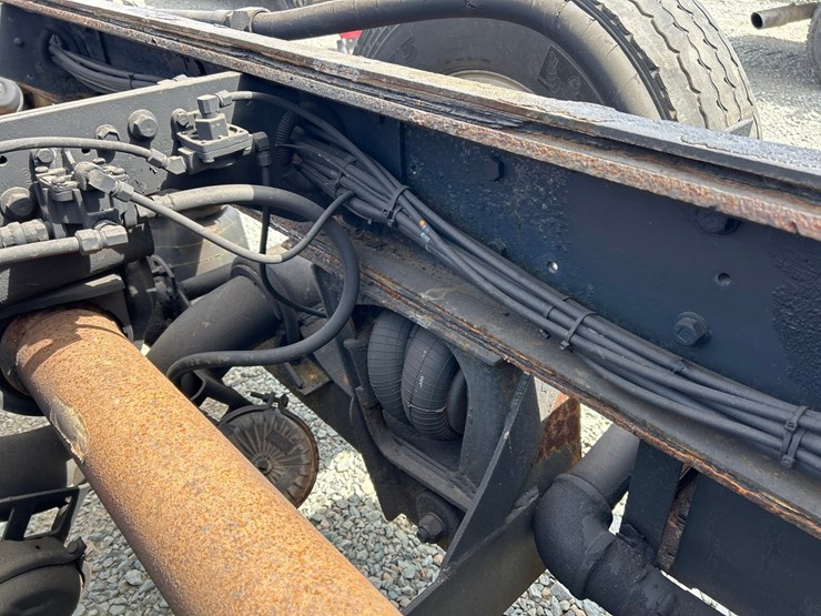 1999-mack-cl713-image-75