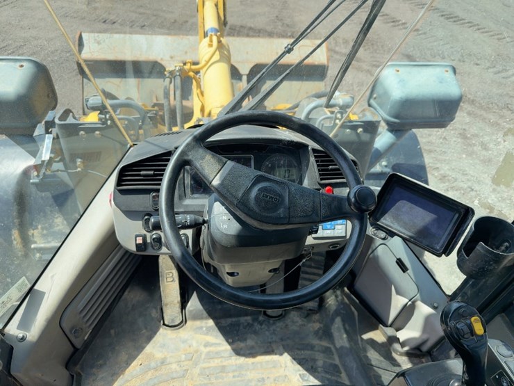 2017-komatsu-wa270-8-image-23