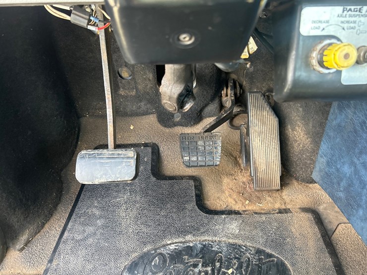 1999-mack-cl713-image-134