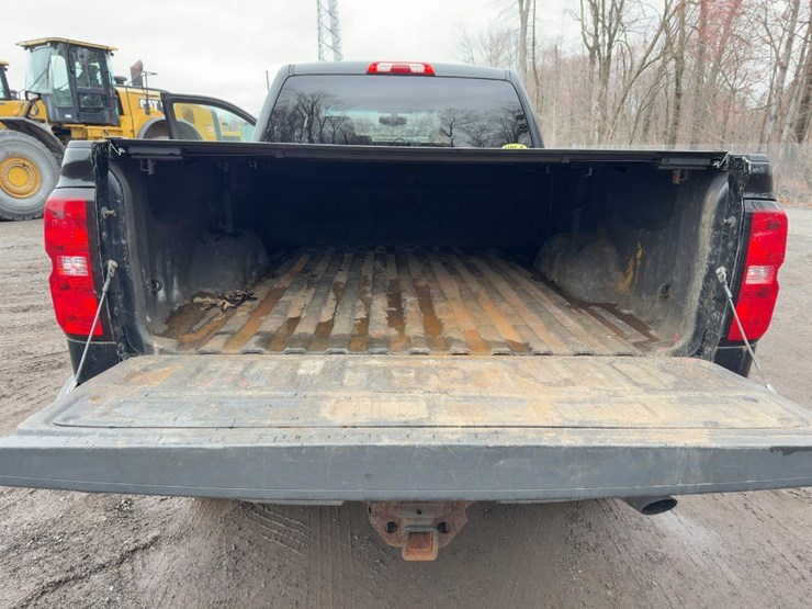 2016-chevrolet-silverado-2500hd-image-13