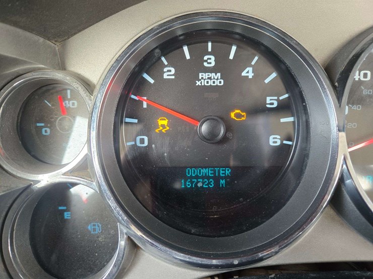 2013-chevrolet-silverado-3500hd-image-18