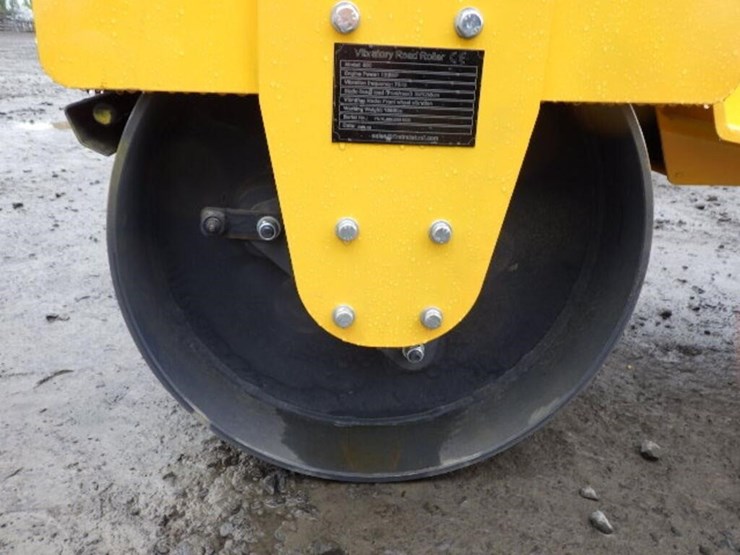 2026-sdlool-850-vibratory-smooth-drum-roller-image-12