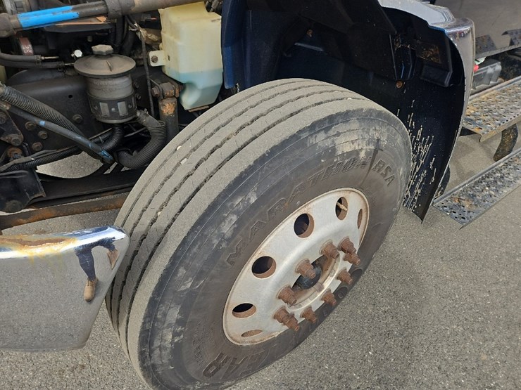 2009-international-durastar-4300-image-12