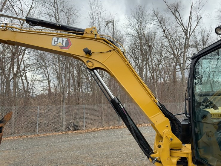 2022-caterpillar-306-image-15