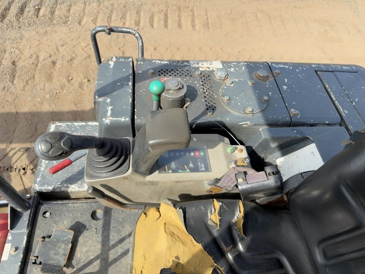 2007-takeuchi-tb135-image-26