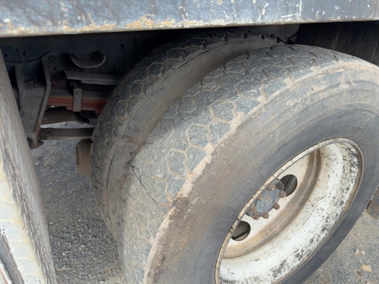 1992-international-4700-image-13