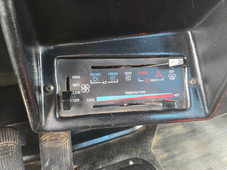 1991-peterbilt-357-image-71