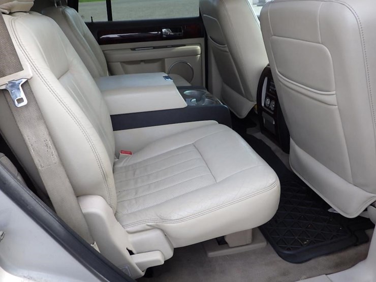 2003-lincoln-navigator-image-19