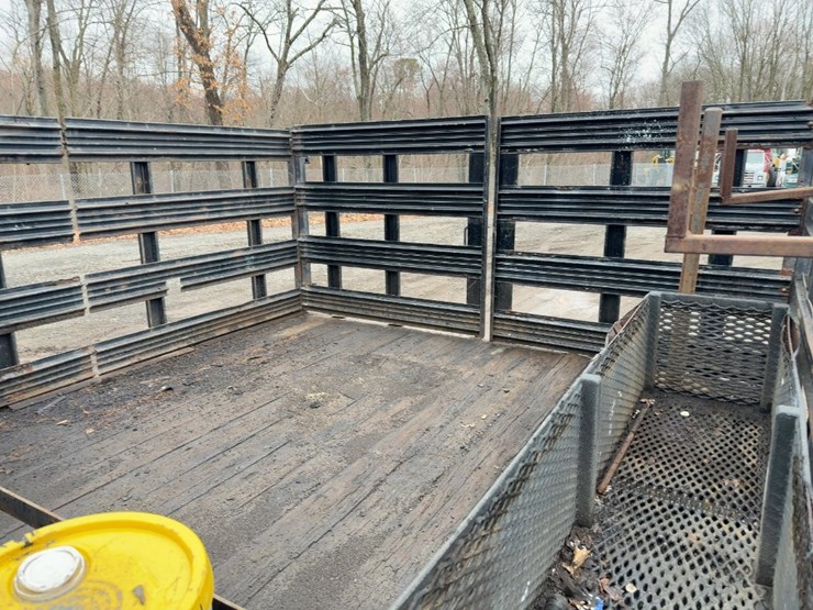 2006-ford-f550-xl-image-13