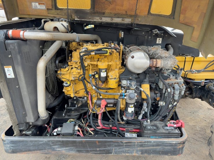 2014-caterpillar-tl943c-image-13