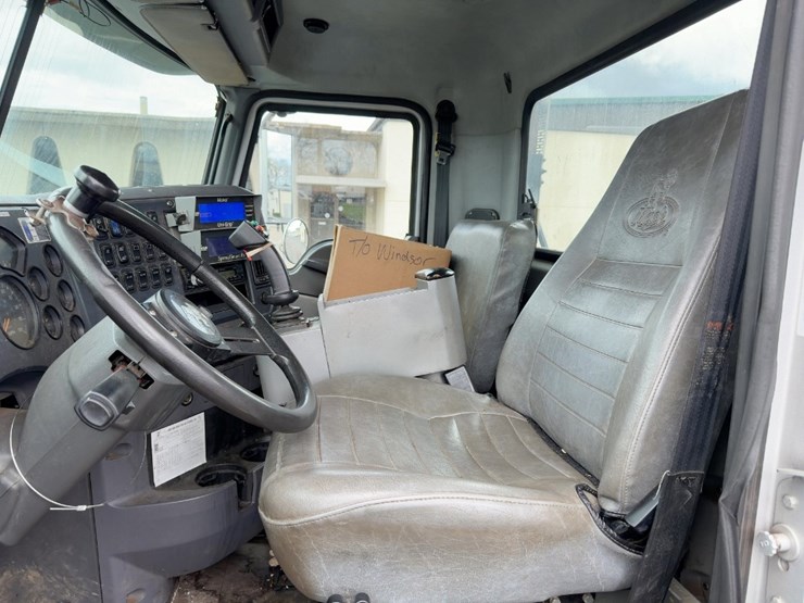 2010-mack-granite-gu713-image-32