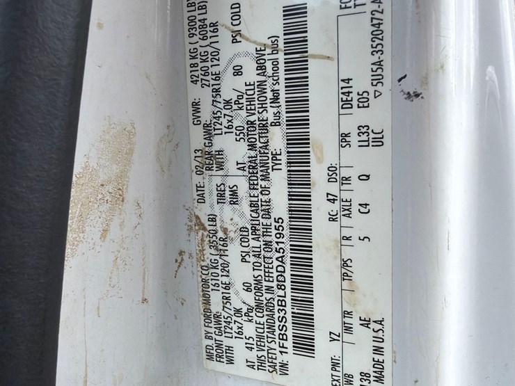 2014-ford-e350-image-12