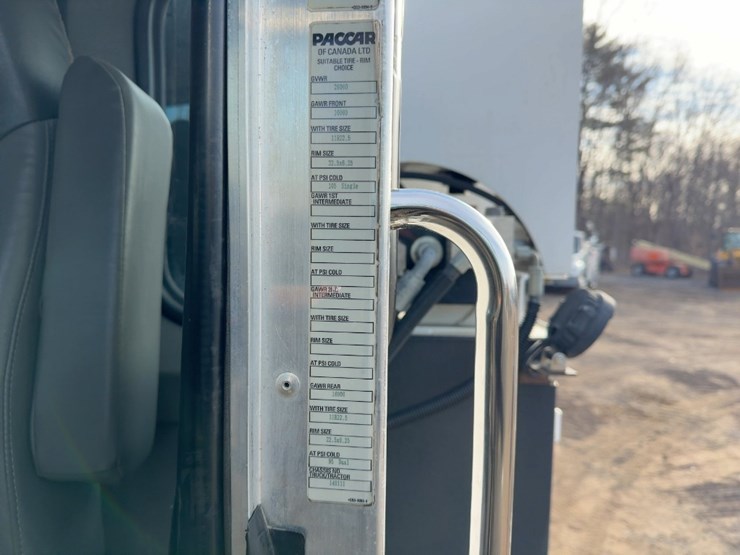 2017-kenworth-t270-image-40