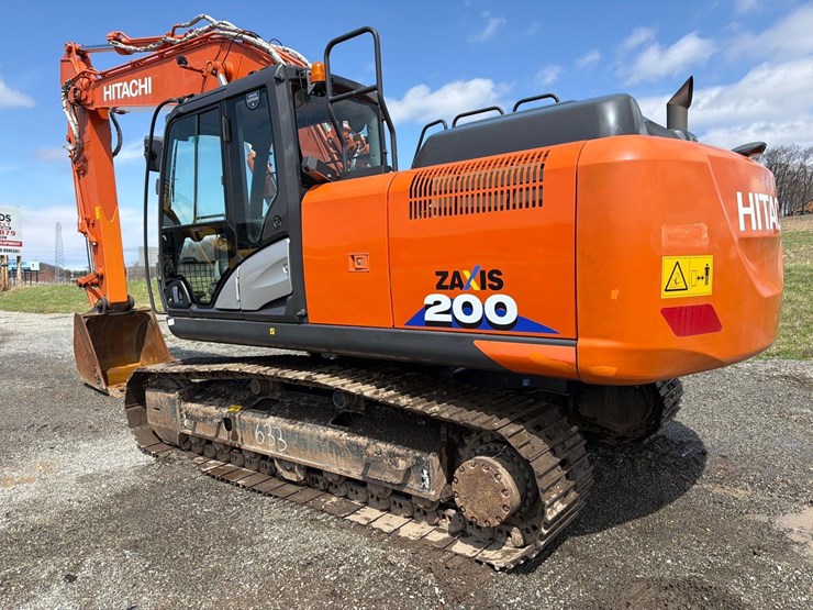 2020-hitachi-zx200-image-6