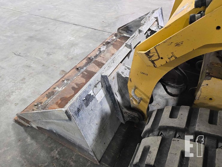 2021-caterpillar-289d3-image-12