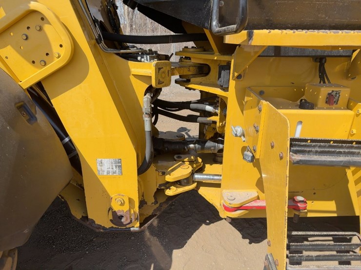 2016-caterpillar-938m-image-18