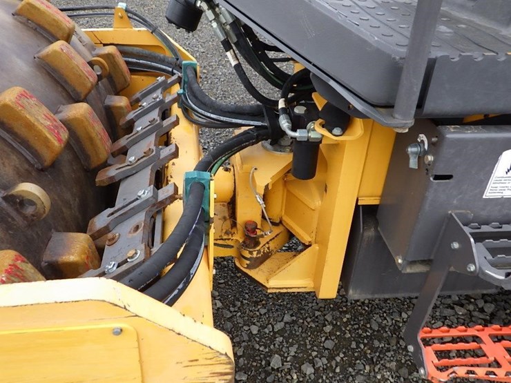 2019-volvo-sd45b-image-11